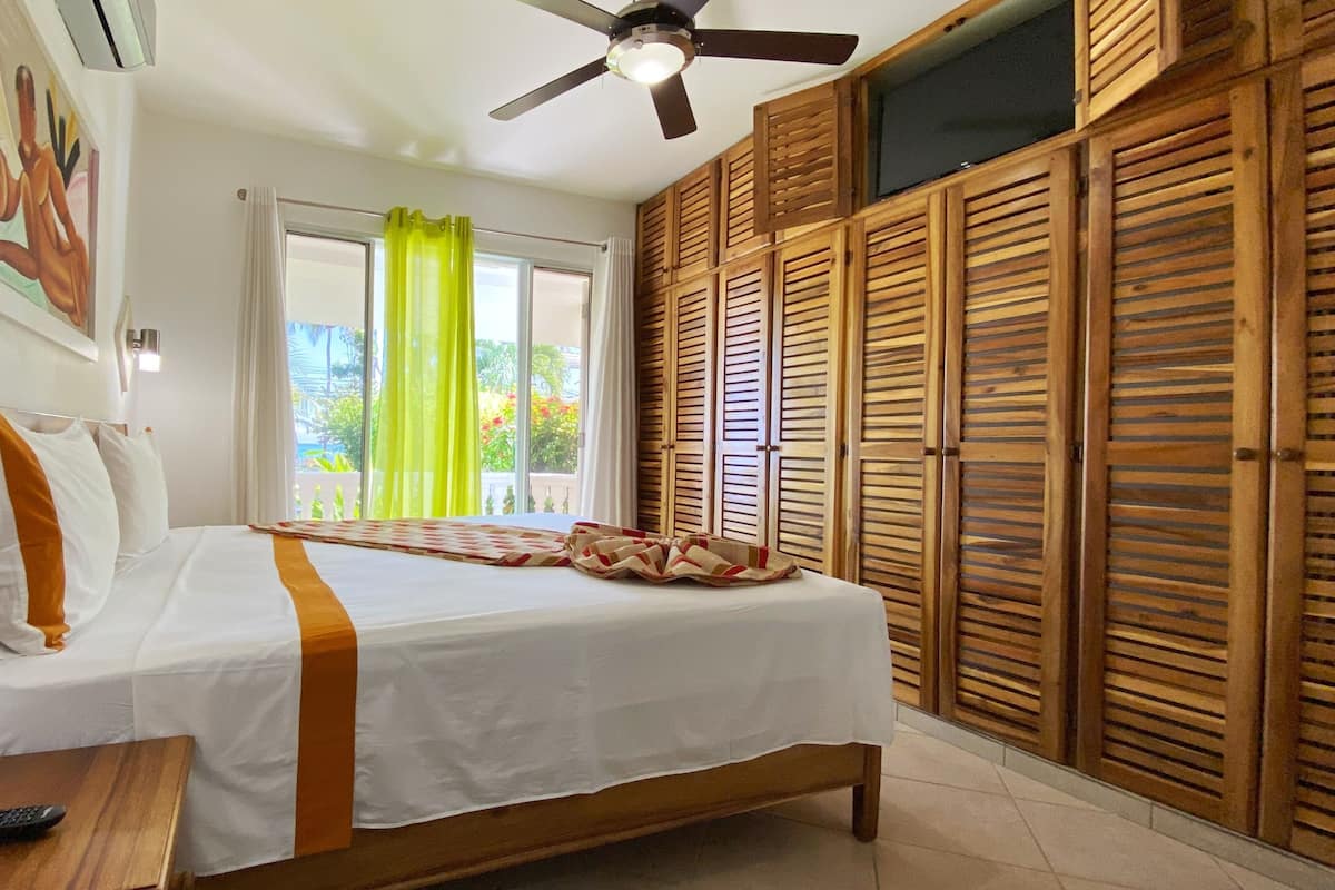 Exclusive Villa, 3 Bedrooms, Sea View | 2 bedrooms, Frette Italian sheets, premium bedding, Select Comfort beds