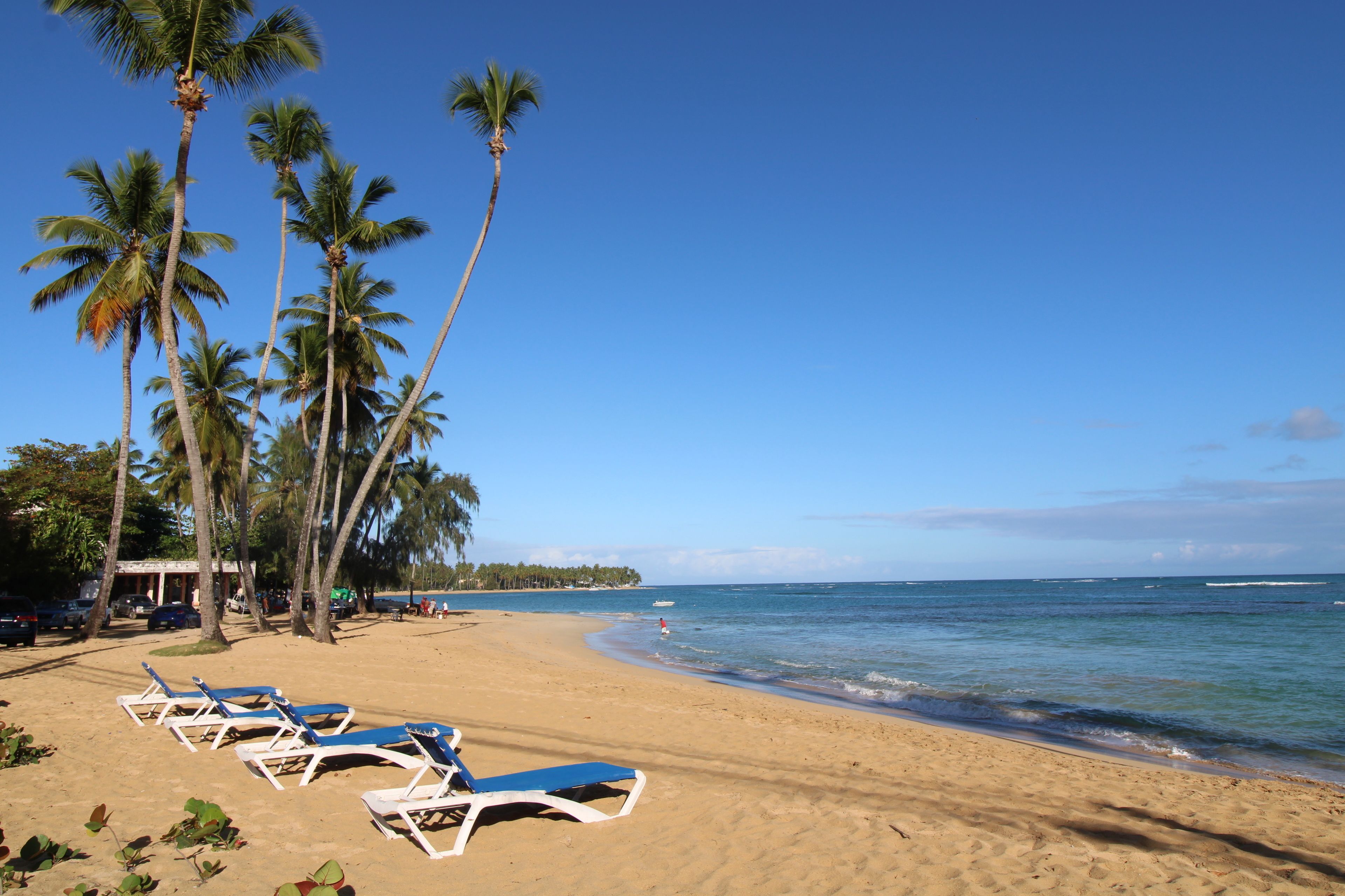 Private beach, sun loungers, beach towels