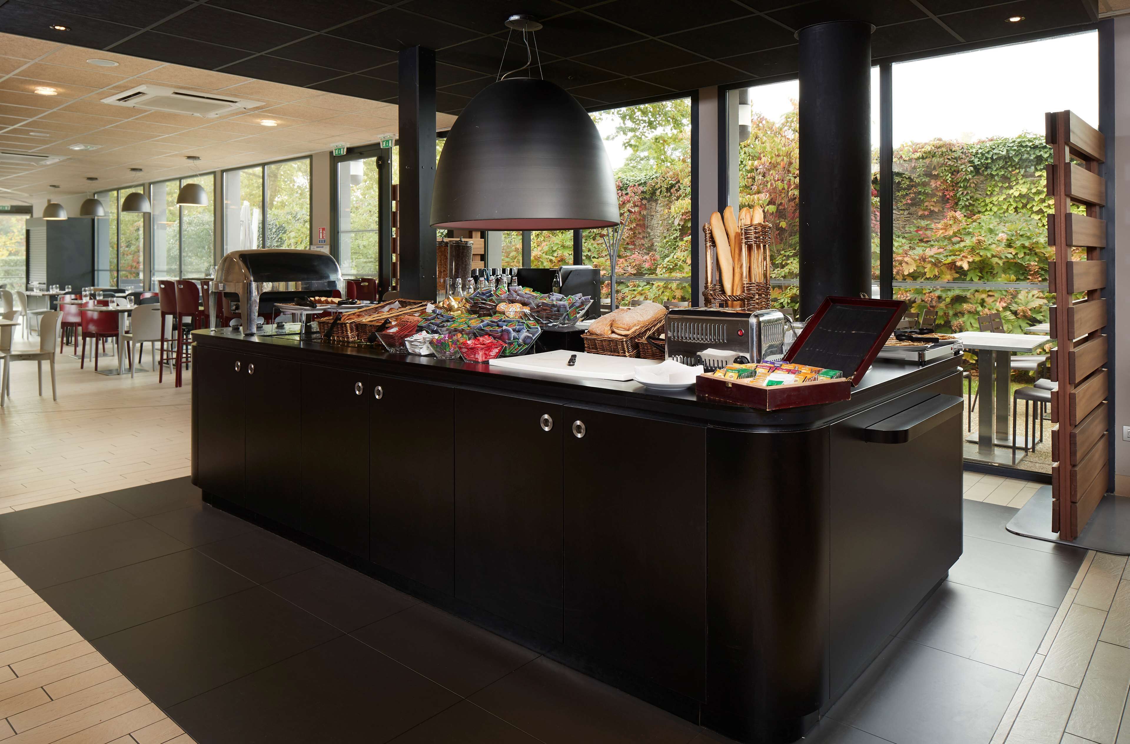 Daily buffet breakfast (EUR 14.9 per person)