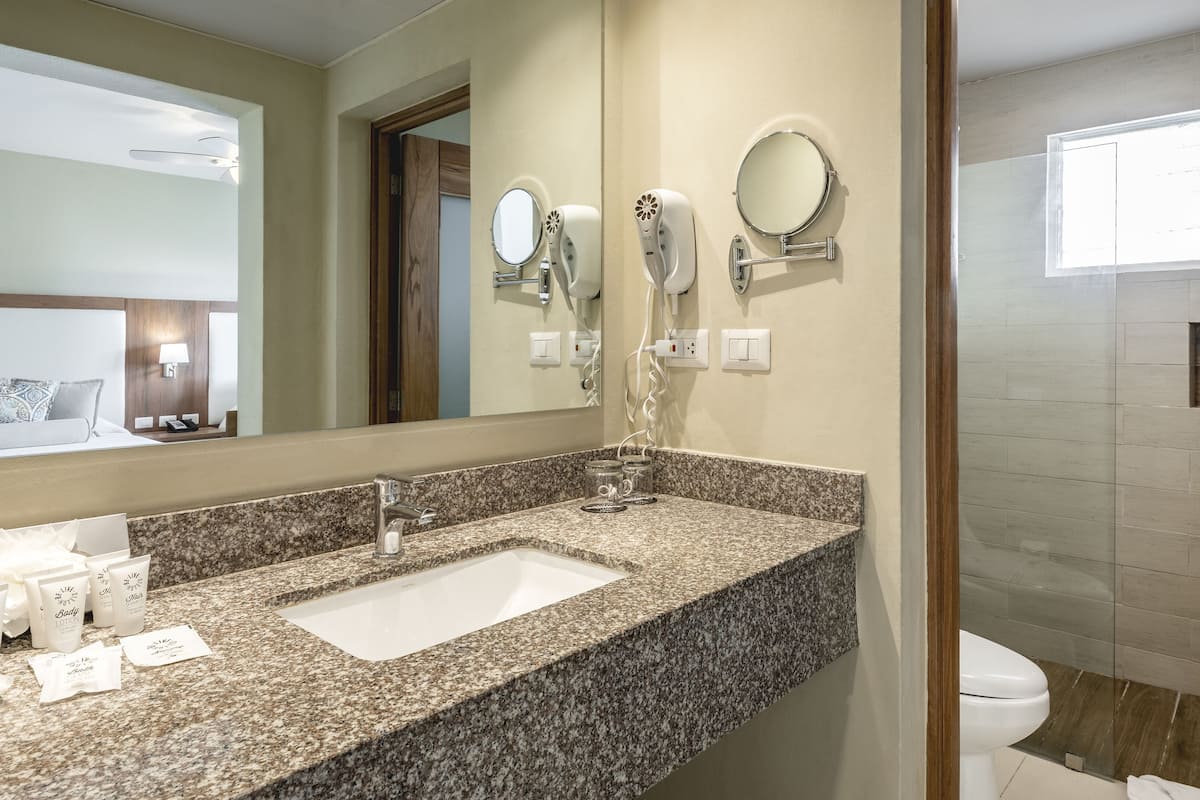 superior deluxe | bathroom | free toiletries, hair dryer, towels