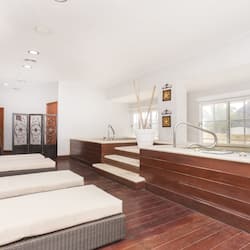 Body treatments, thalassotherapy