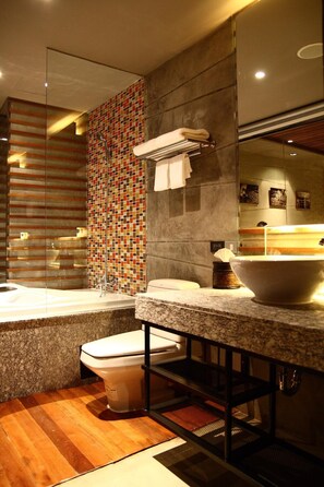 Hair dryer, towels - The Fusion Suites (Bangkok)