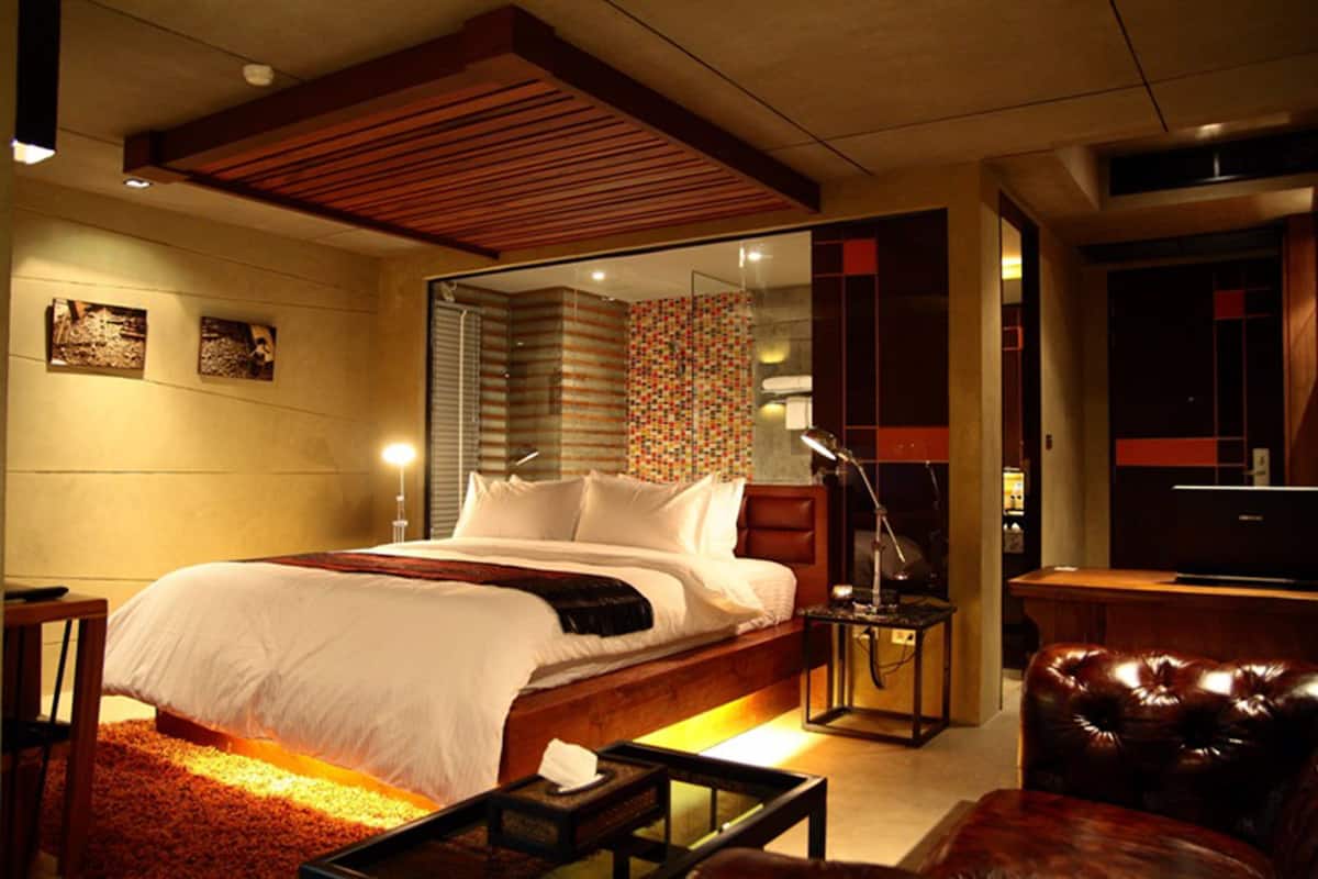 1 bedroom, minibar, in-room safe, desk