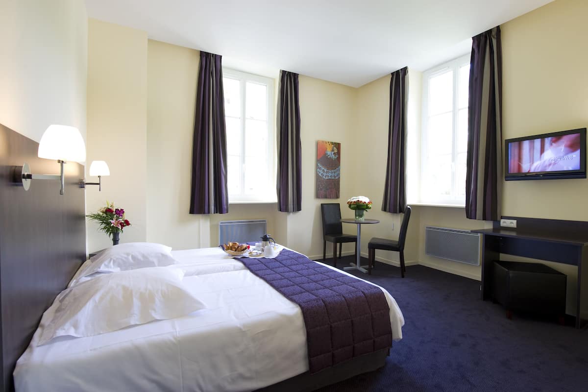 premium bedding, individually decorated, individually furnished, desk