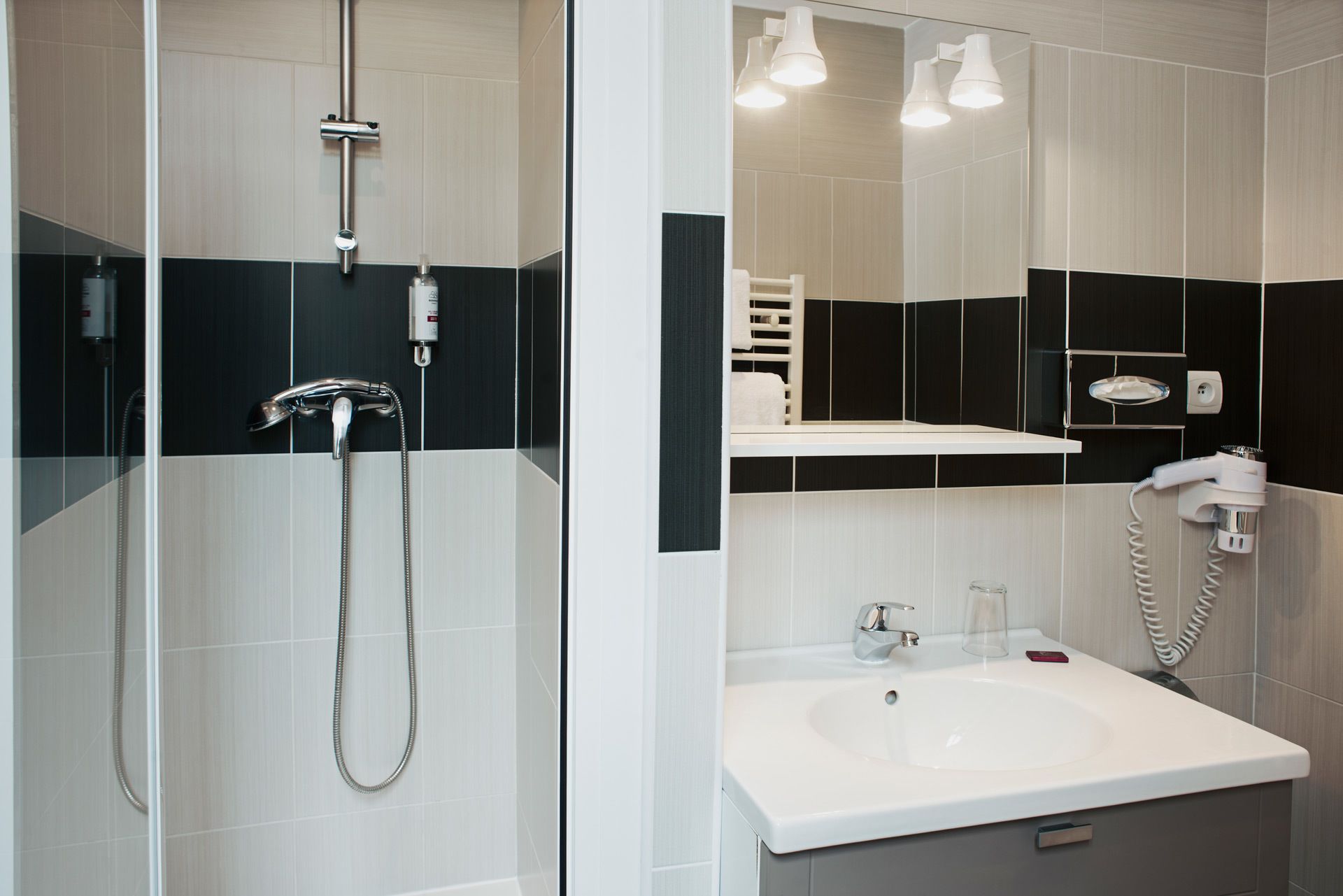 single room (solo) | bathroom | shower, hair dryer, dressing gowns, slippers