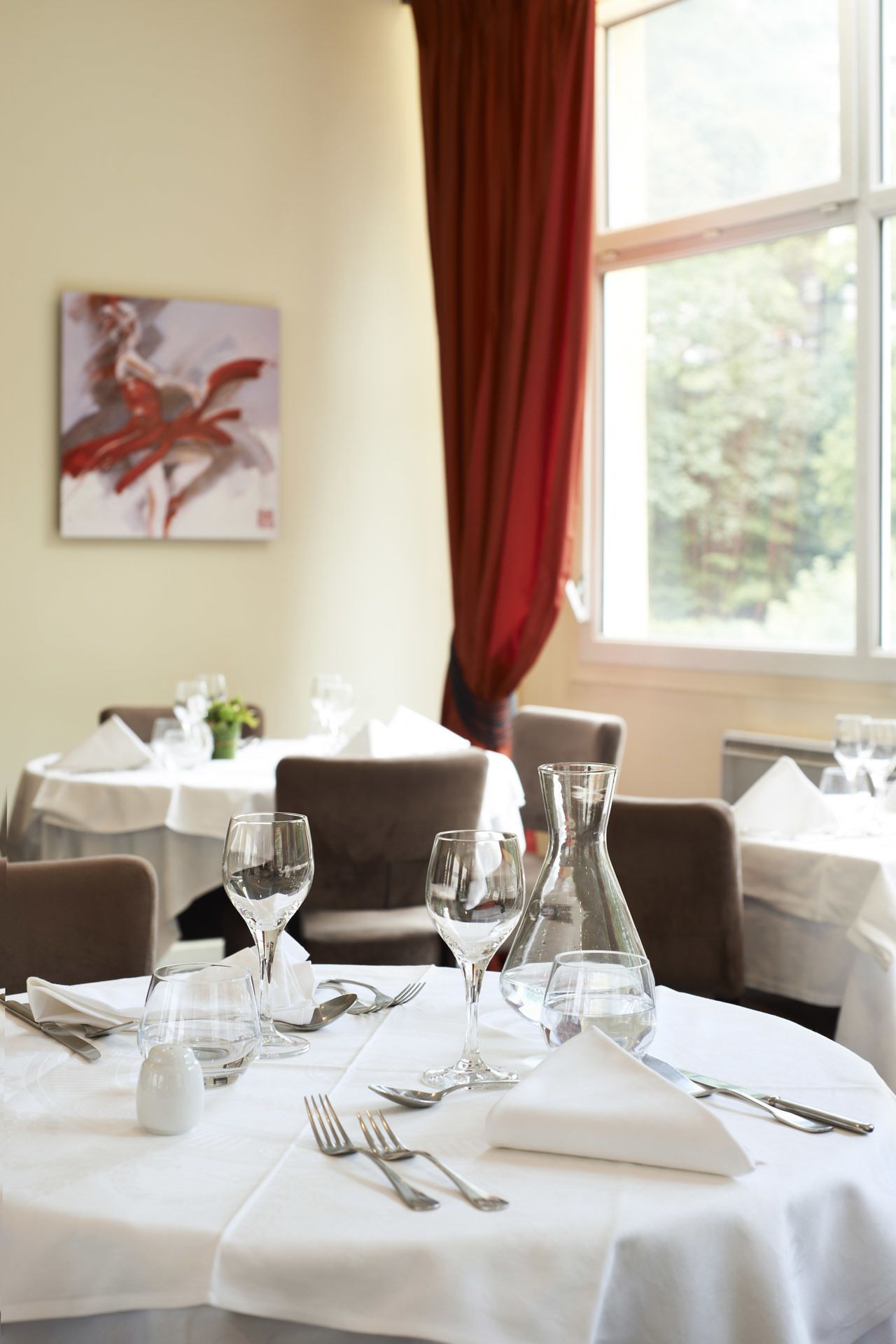 breakfast, lunch, dinner served; vegetarian cuisine