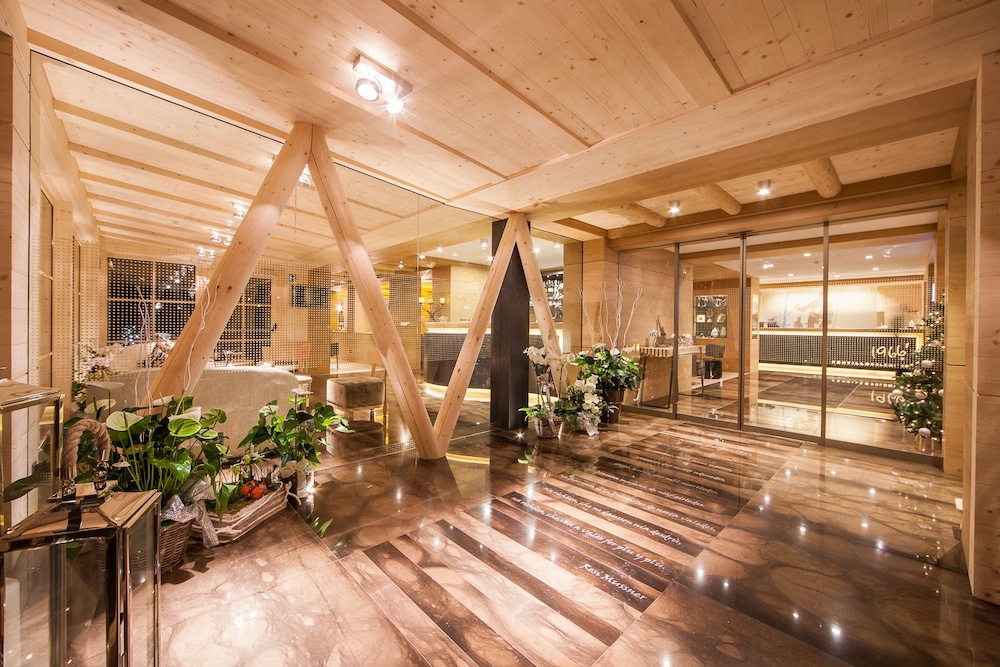 Hotel Portillo Dolomites 1966' S by null