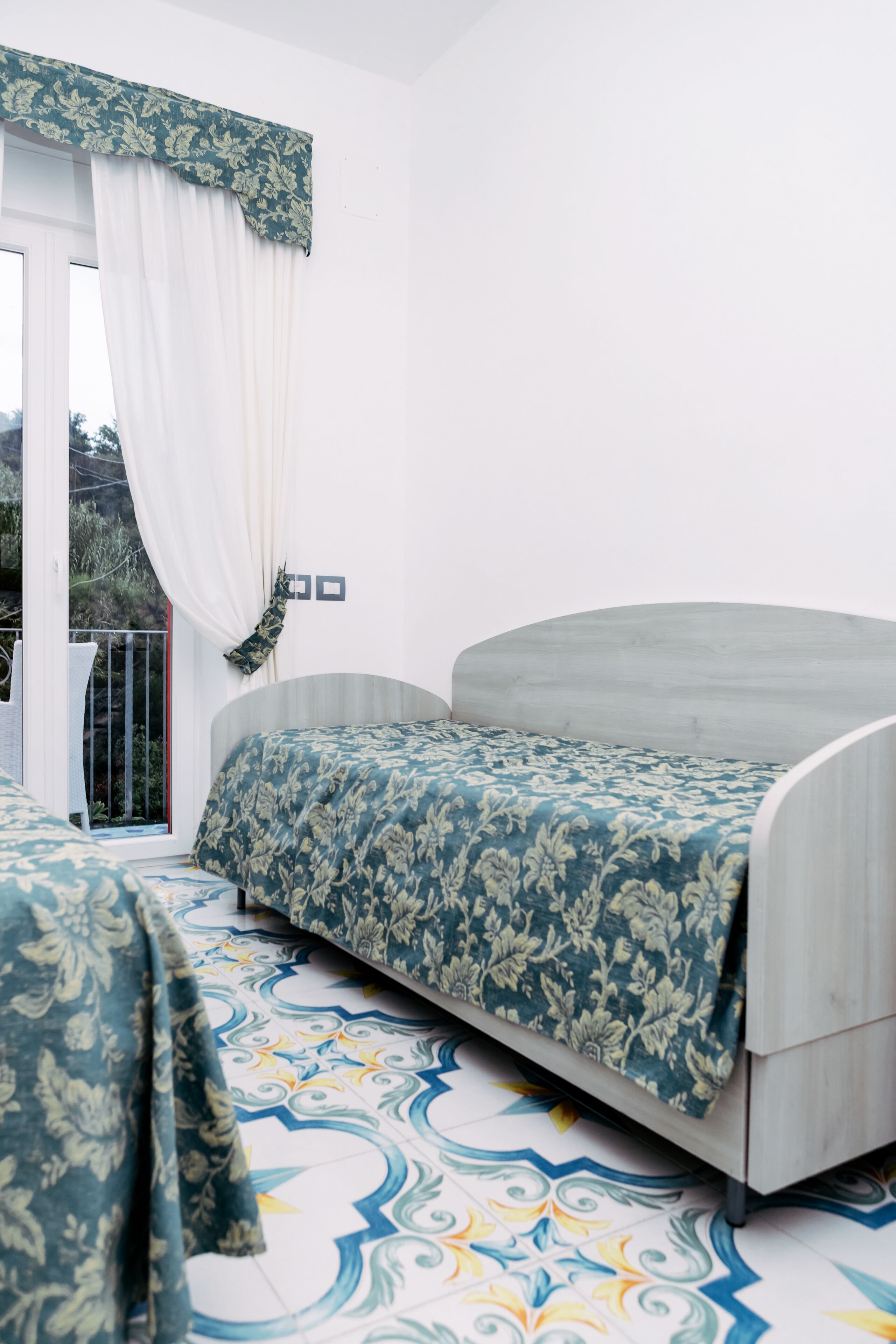 double room, sea view | 1 bedroom, minibar, in-room safe, individually furnished