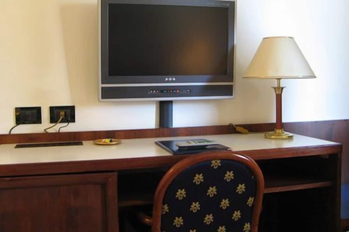 Standard Single Room | Room amenity