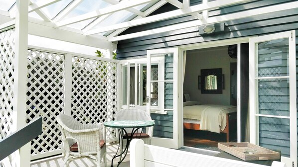 Romantic Cottage, 1 King Bed, Garden View, Garden Area | Terrace/patio