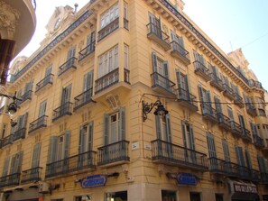 Exterior - Pensión Residencia Universitaria Santa Paula (Málaga)