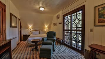 Apartamento Duplo Premium com varanda | Frigobar, cofres nos quartos, quartos à prova de som, Wi-Fi de cortesia