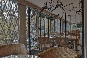 Desayuno buffet incluido todos los días 