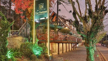 Fachada da propriedade