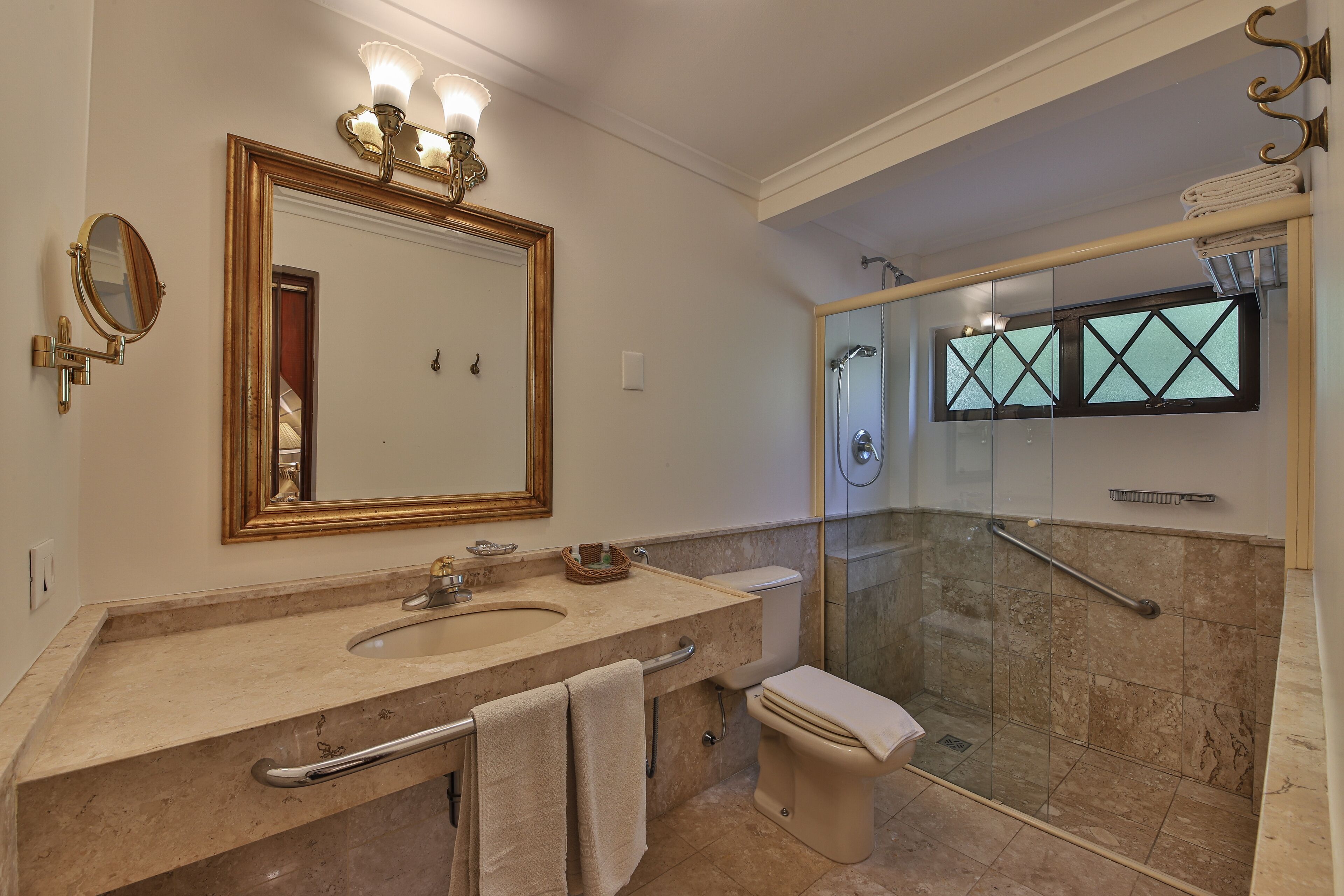 Photo - Le Suisse Elegance Hotel