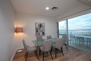 Penthouse, 2 Bedrooms | Living area