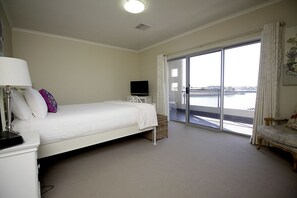 Deluxe Apartment, 3 Bedrooms, Marina View