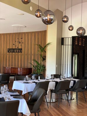 Breakfast, lunch and dinner served - Serafino McLaren Vale (McLaren Vale)
