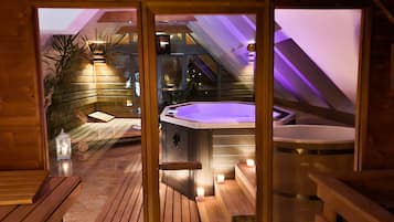 Indoor spa tub