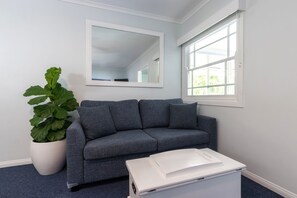 Family Room, 1 Bedroom, Non Smoking | Premium bedding, individually decorated, individually furnished - Debbie's Place (Rainbow Beach)