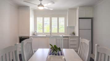 Apartment, 3 Bedrooms, Kitchenette | Premium bedding, individually decorated, individually furnished