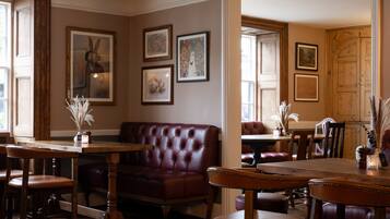 Breakfast, lunch and dinner served