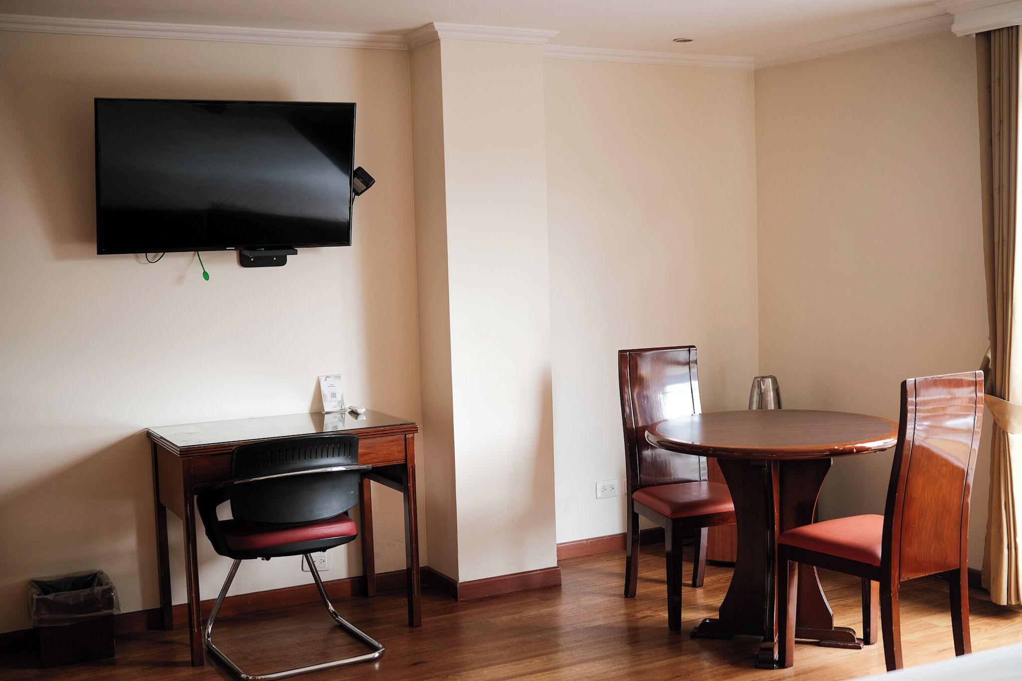 superior double room, jetted tub | in-room safe, desk, soundproofing, travel cot