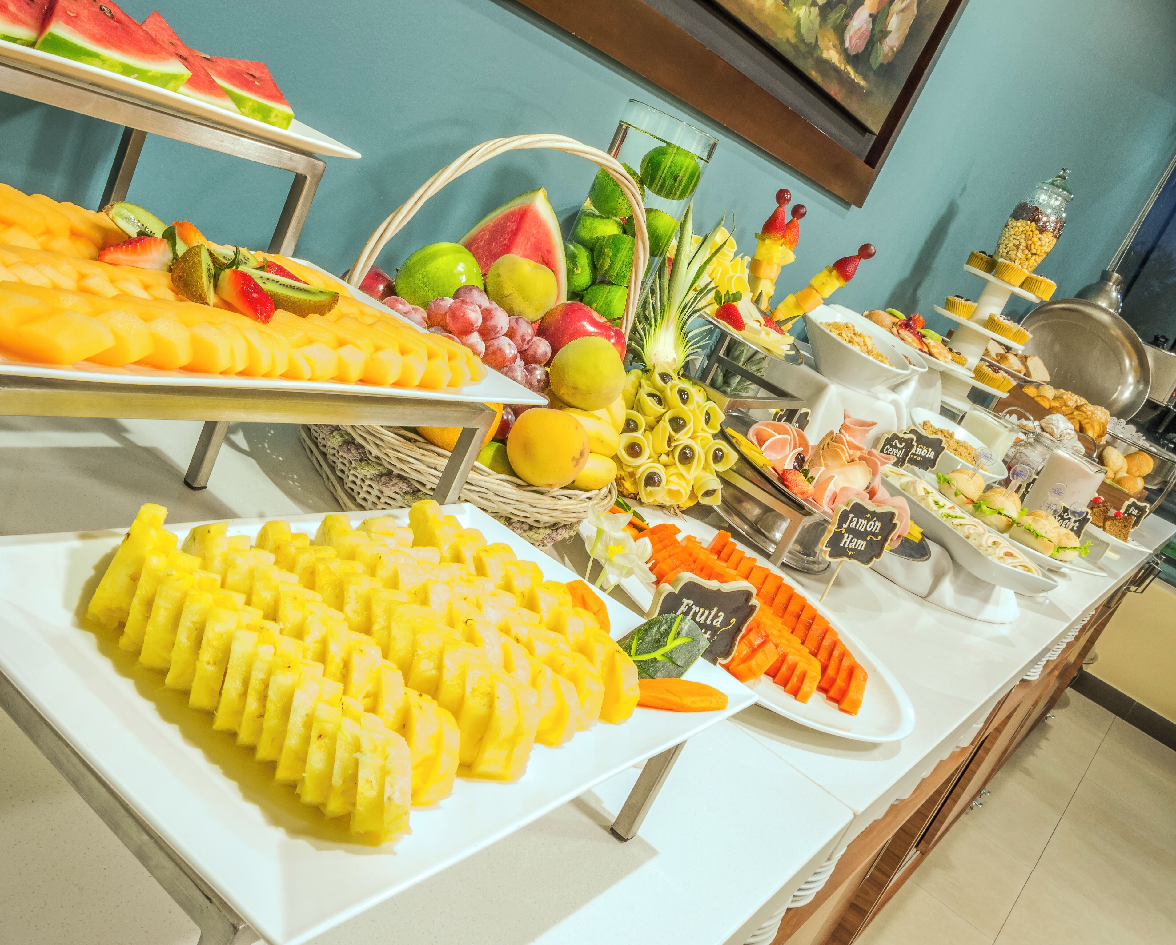 breakfast, lunch, dinner served; regional cuisine