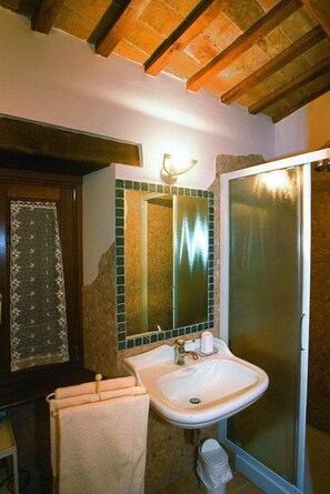 Bathroom sink - La Torretta sul Borgo (Grottammare)