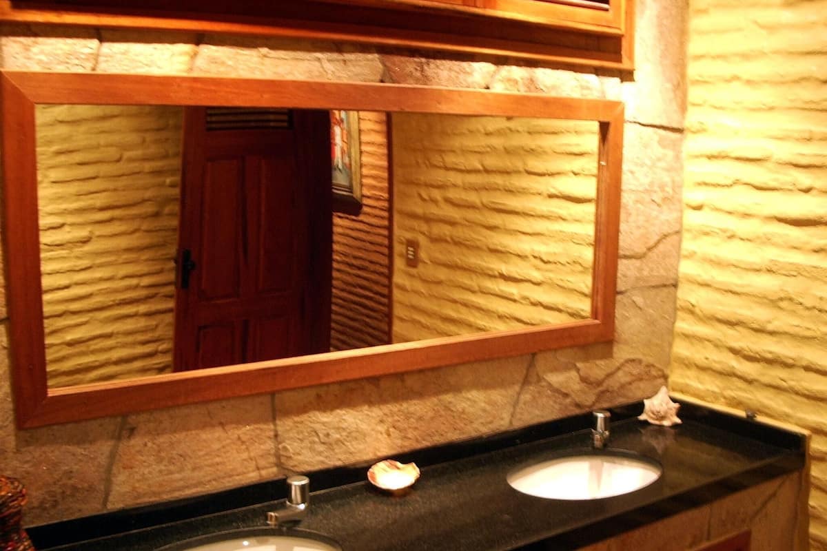Bathroom | Shower, free toiletries, hair dryer (on request), towels