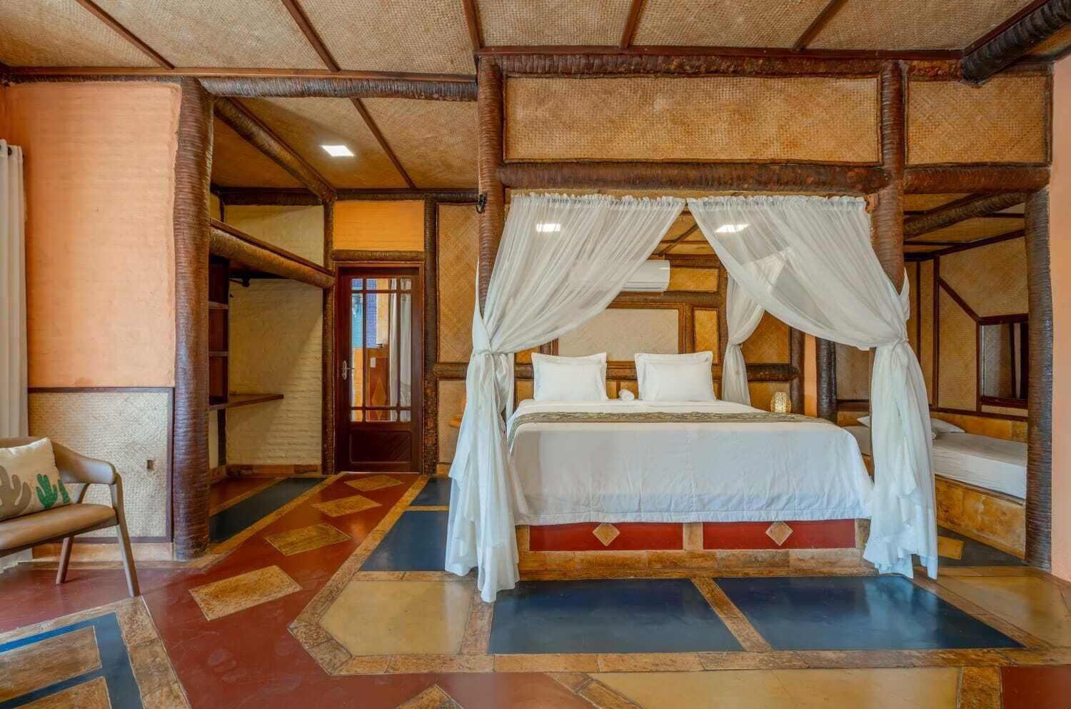 Suite Master - Superior (4 pessoas) | Minibaari, tallelokero huoneessa, yksilöllisesti kalustettu