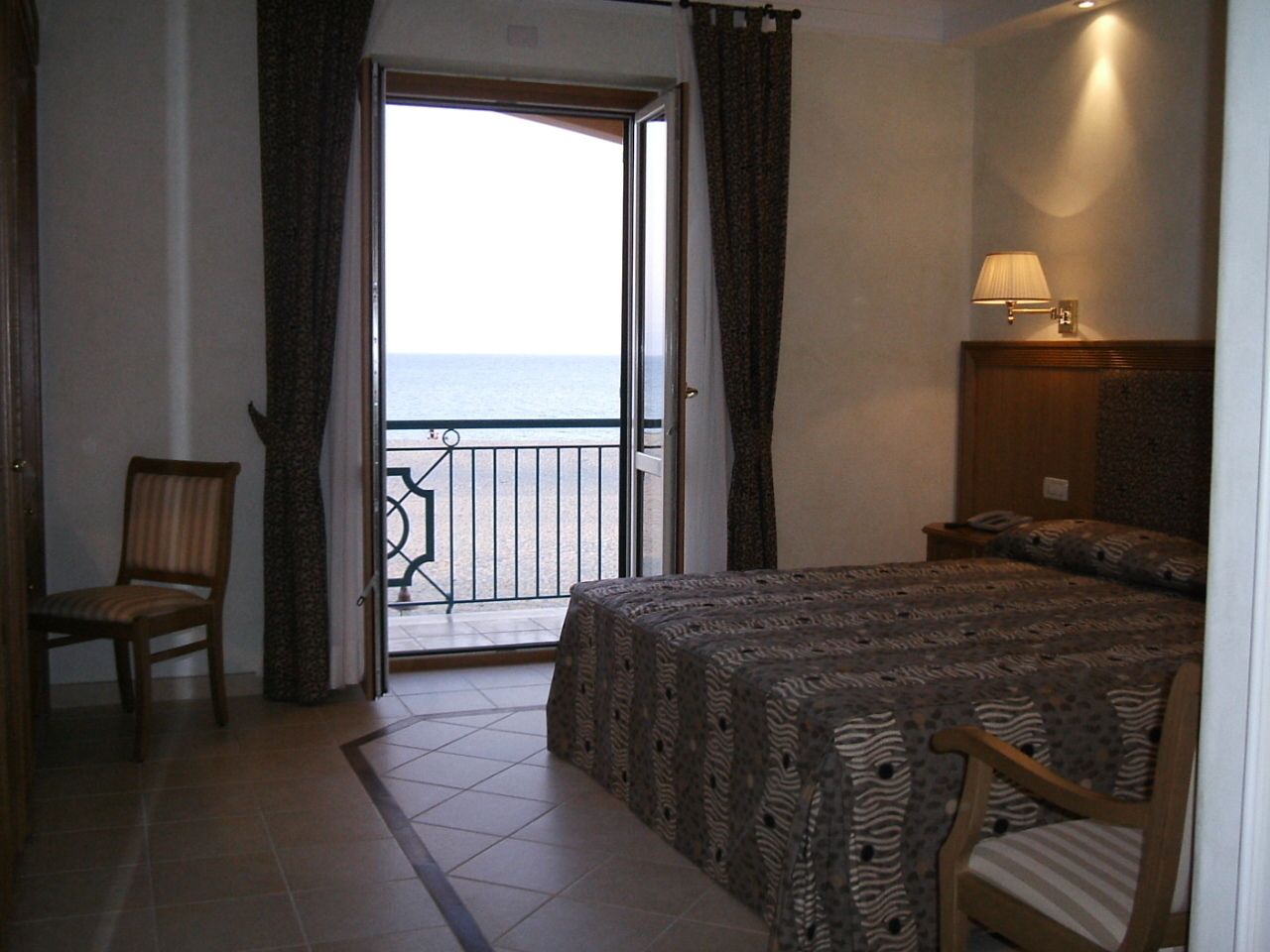 minibar, in-room safe, individually furnished, desk