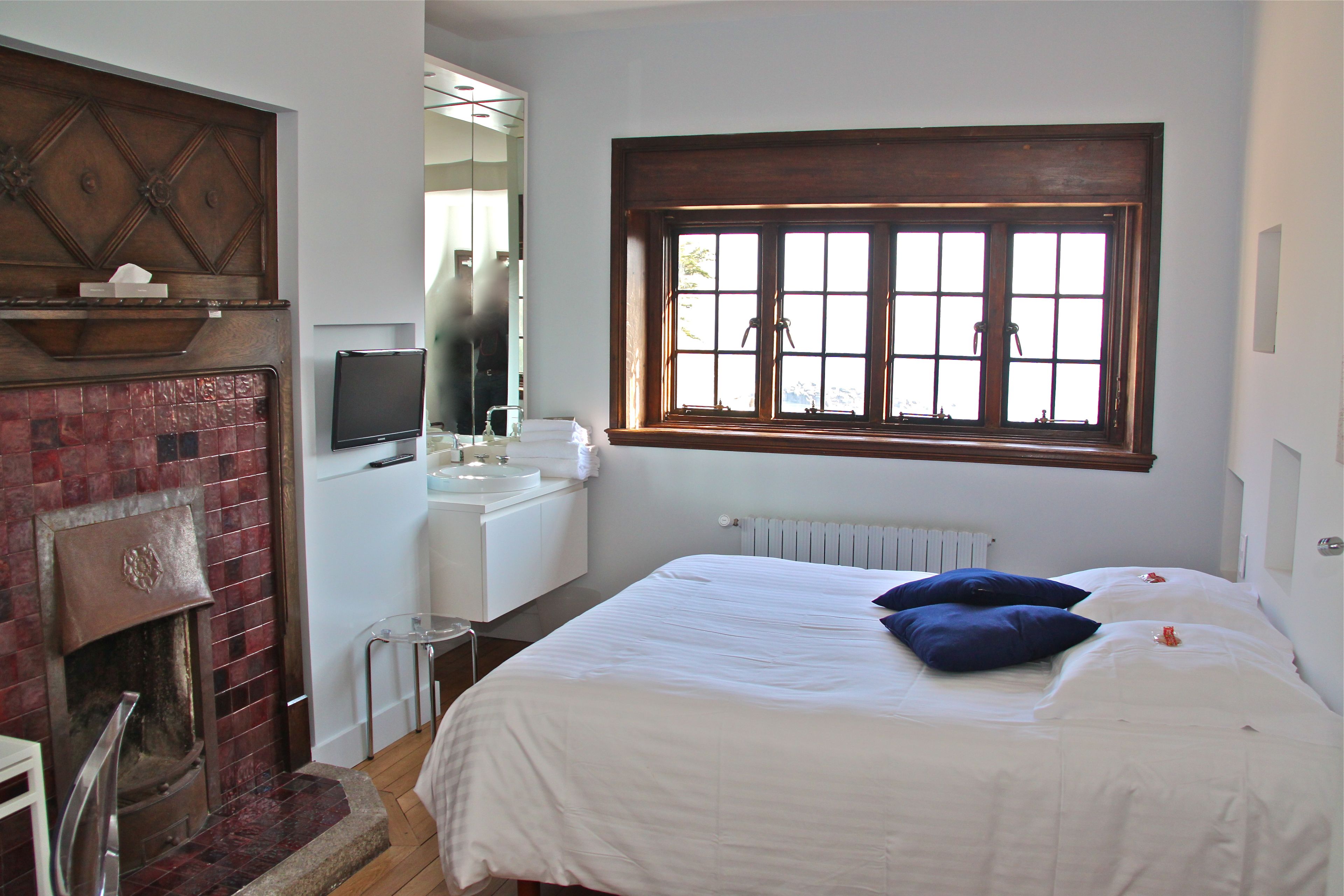 superior double room, sea view | 1 bedroom, premium bedding, in-room safe, desk