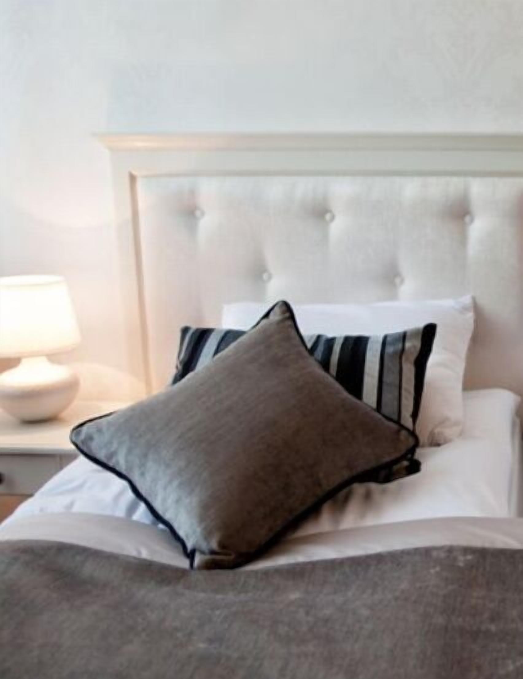 standard double or twin room, private bathroom | premium bedding, minibar, in-room safe, desk