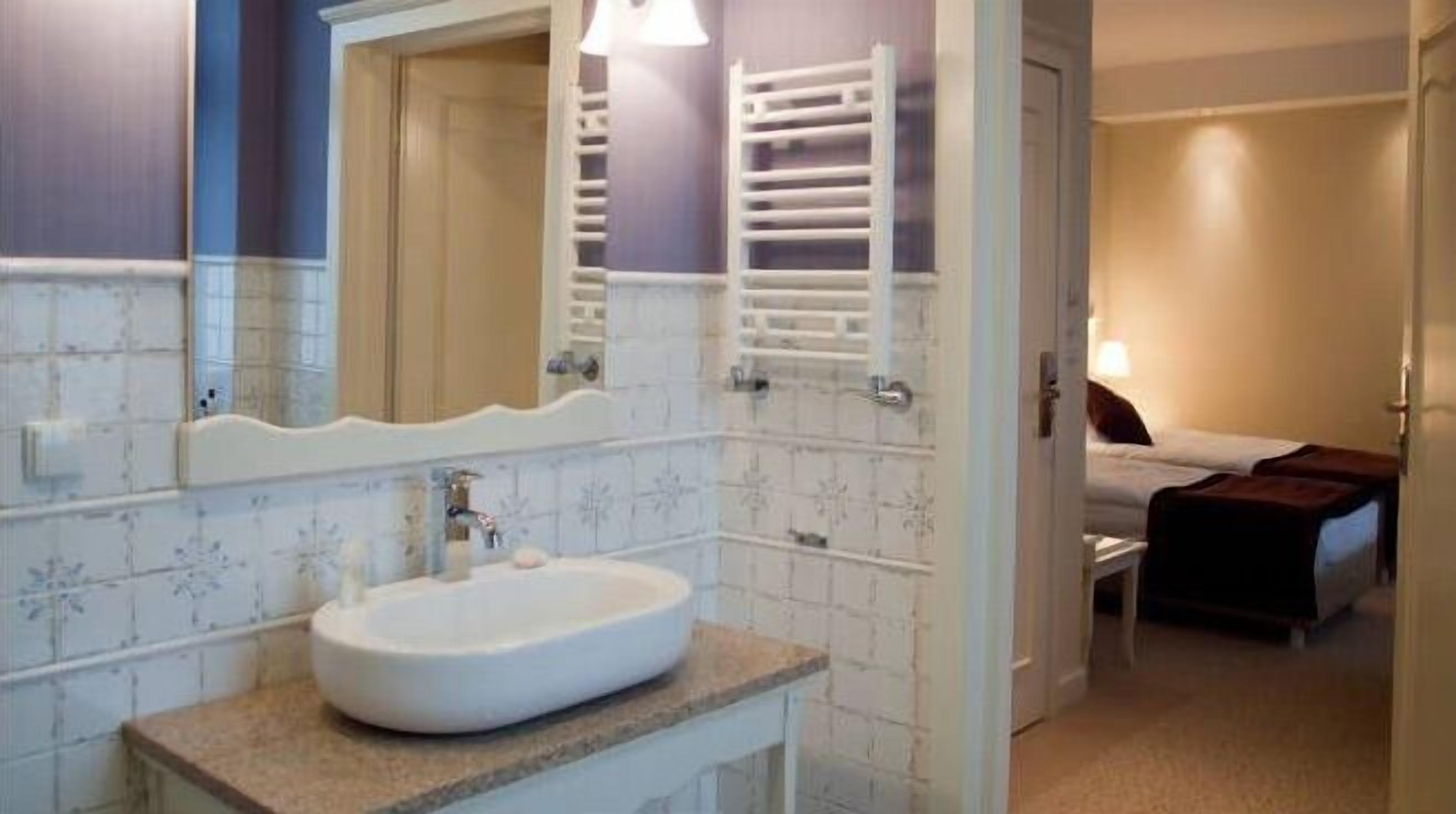 superior double or twin room, private bathroom | bathroom | shower, free toiletries, hair dryer, towels