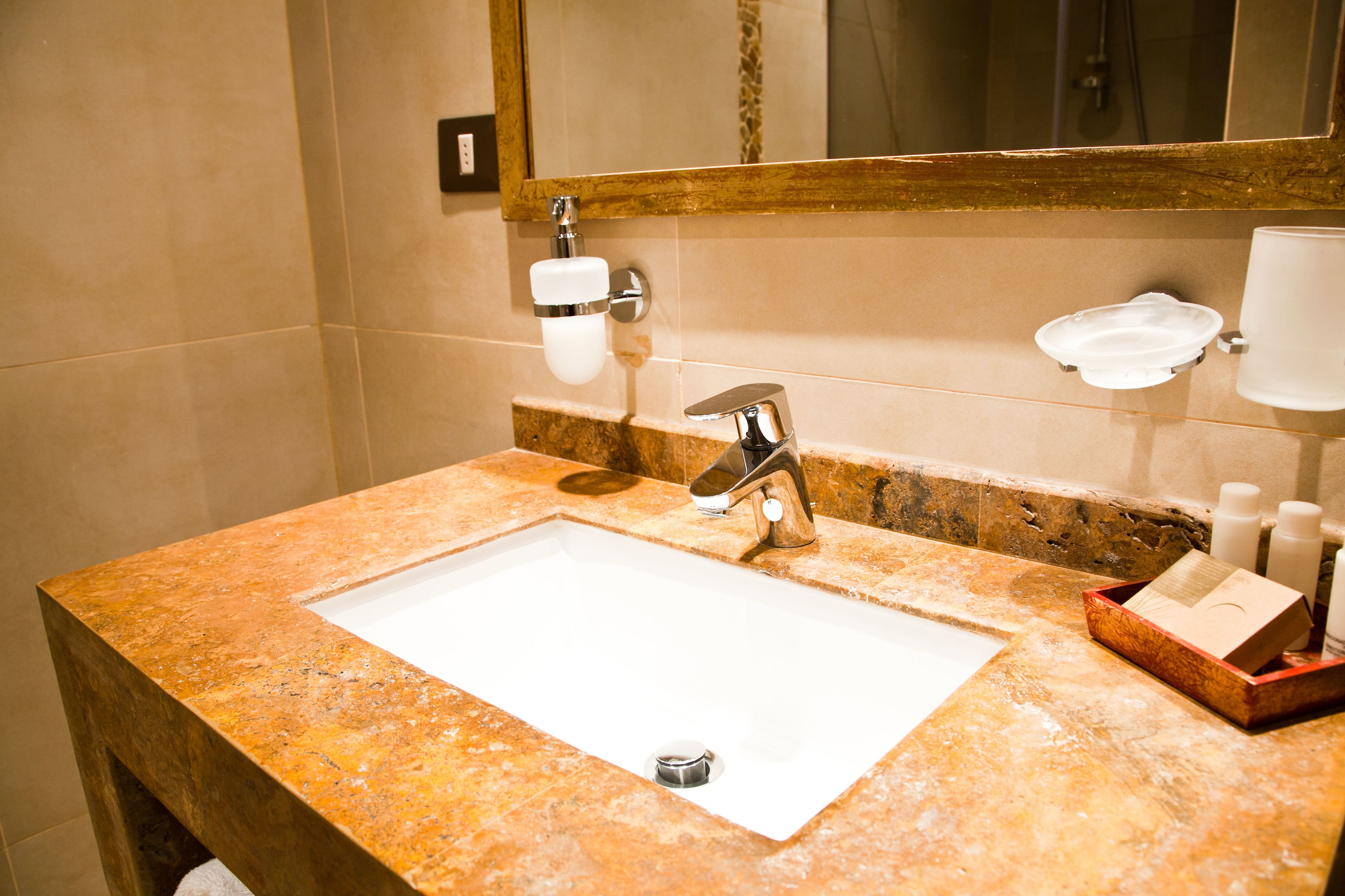 shower, rainfall showerhead, free toiletries, hair dryer