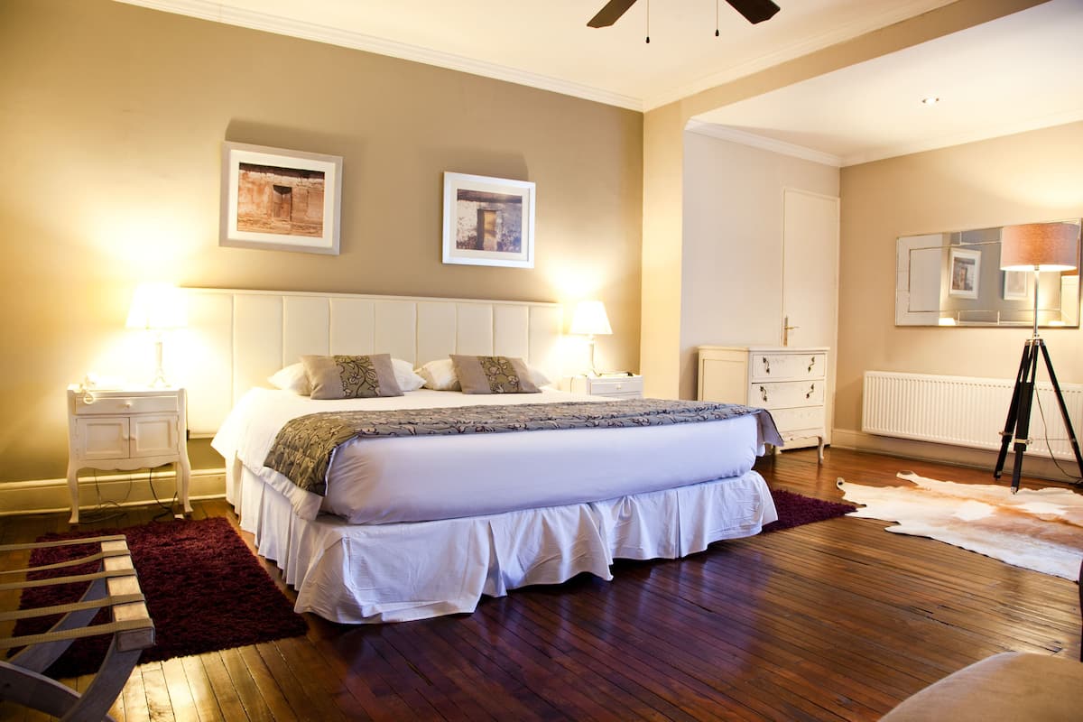 Premium bedding, individually decorated, iron/ironing board, free WiFi