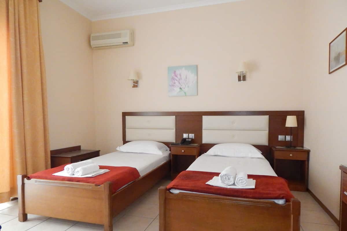 Minibar, in-room safe, desk, blackout curtains