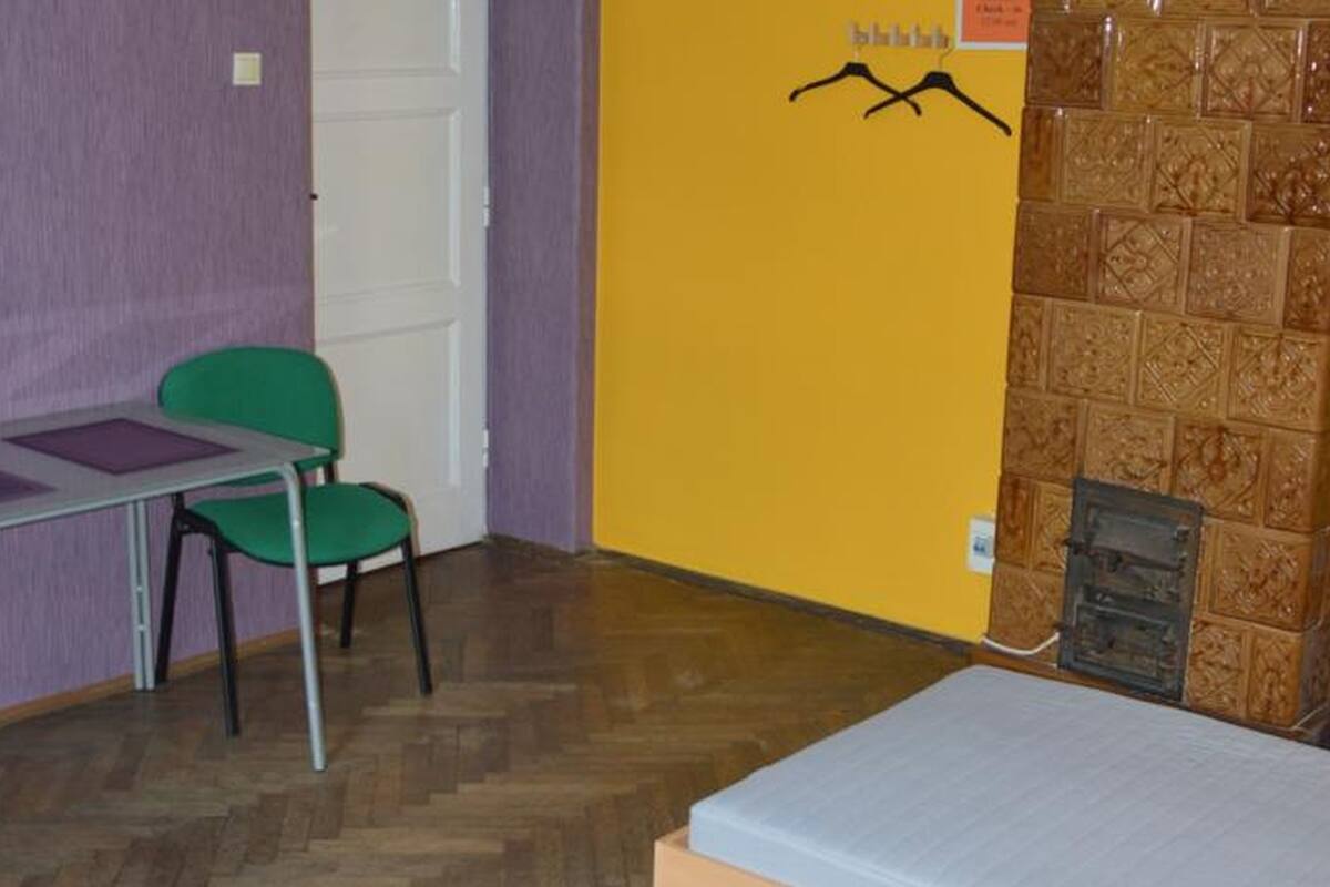 Habitación estándar con 2 camas individuales, baño privado | Sábanas de algodón egipcio y colchones con acolchado adicional