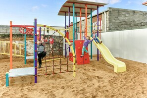 Children's play area - outdoor - Warrnambool Holiday Village (Warrnambool)