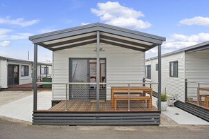 Deluxe Cabin, 2 Bedrooms | Terrace/patio