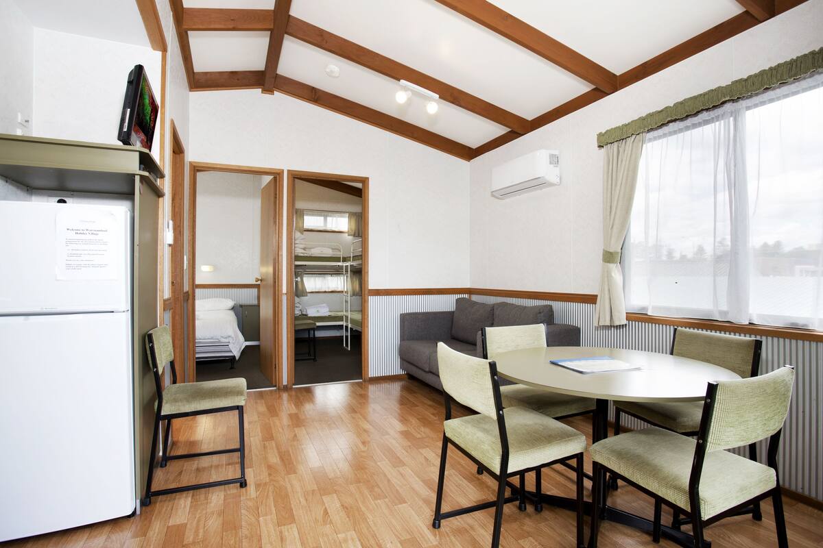 Standard-Ferienhütte, 2 Schlafzimmer | Wohnbereich