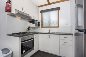 华丽小屋, 2 间卧室 | 私人厨房 | 大冰箱、微波炉、炉灶、茶具/咖啡用具