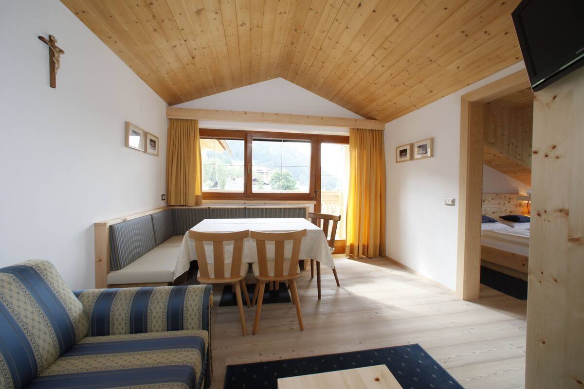 Superior Apartment, 2 Bedrooms | Premium bedding, memory-foam beds, in-room safe, soundproofing