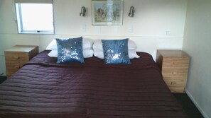 Premium bedding, Select Comfort beds, individually decorated - 747 Motel (Wellington)