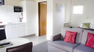 32-inch LED TV with cable channels, TV