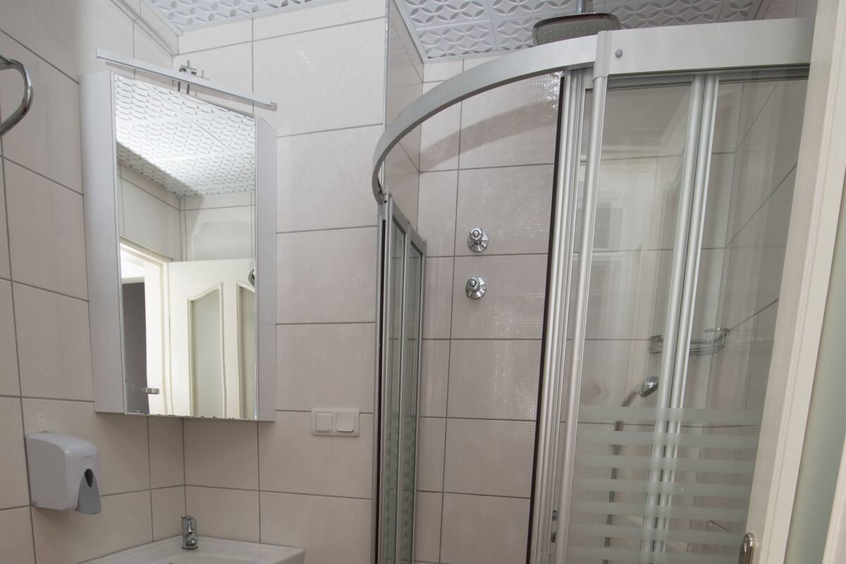 Standard Single Room | Bathroom