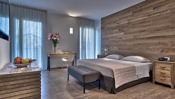 1 bedroom, minibar, in-room safe, desk