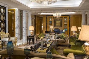 Premium bedding, minibar, desk, laptop workspace - Intercontinental Tangshan by IHG (Tangshan)