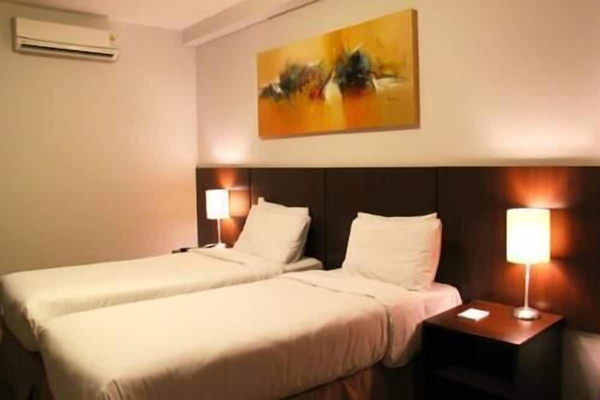 Minibar, in-room safe, desk, blackout curtains